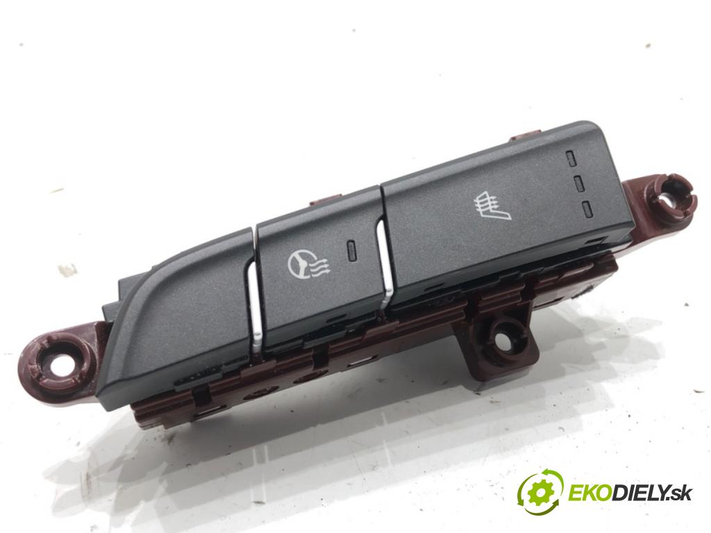 HYUNDAI i30 liftback 2022 88 kW 1.0 T-GDI 998 Prepínač ohrievania, vyhrievania sedačky 93300-G4230 (Prepínacie páčky pod volantom)