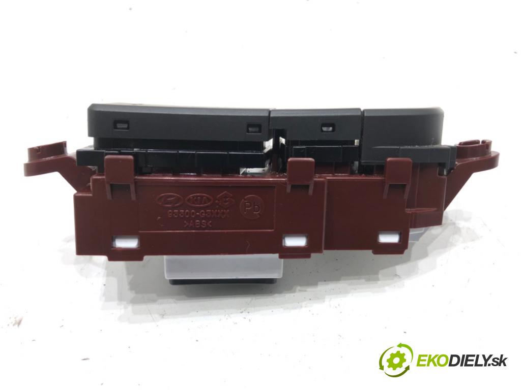 HYUNDAI i30 liftback 2022 88 kW 1.0 T-GDI 998 Prepínač ohrievania, vyhrievania sedačky 93300-G4230 (Prepínacie páčky pod volantom)