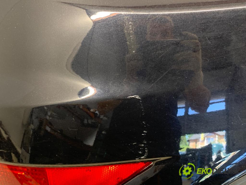FORD FIESTA MK7 liftback 2010 60 kW 1.25 1242 nárazník zadní část  (Klika dveří ostatní)