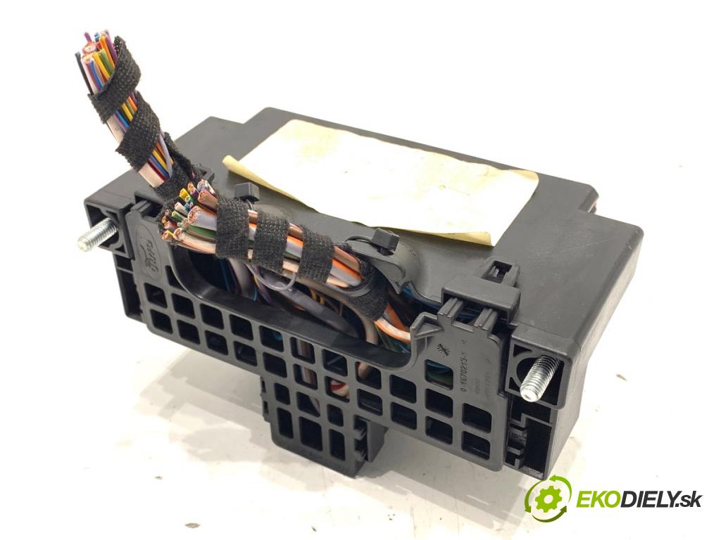 FORD FIESTA MK7 liftback 2010 60 kW 1.25 1242 skříňka poistková 8V5T-17K400AAF (Pojistková skříňka)