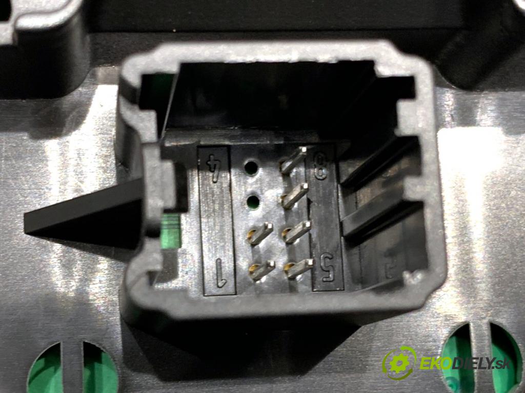 FORD FIESTA MK7 liftback 2010 60 kW 1.25 1242 Panel ovládania radia 8A6T18K811AD (Prepínacie páčky pod volantom)