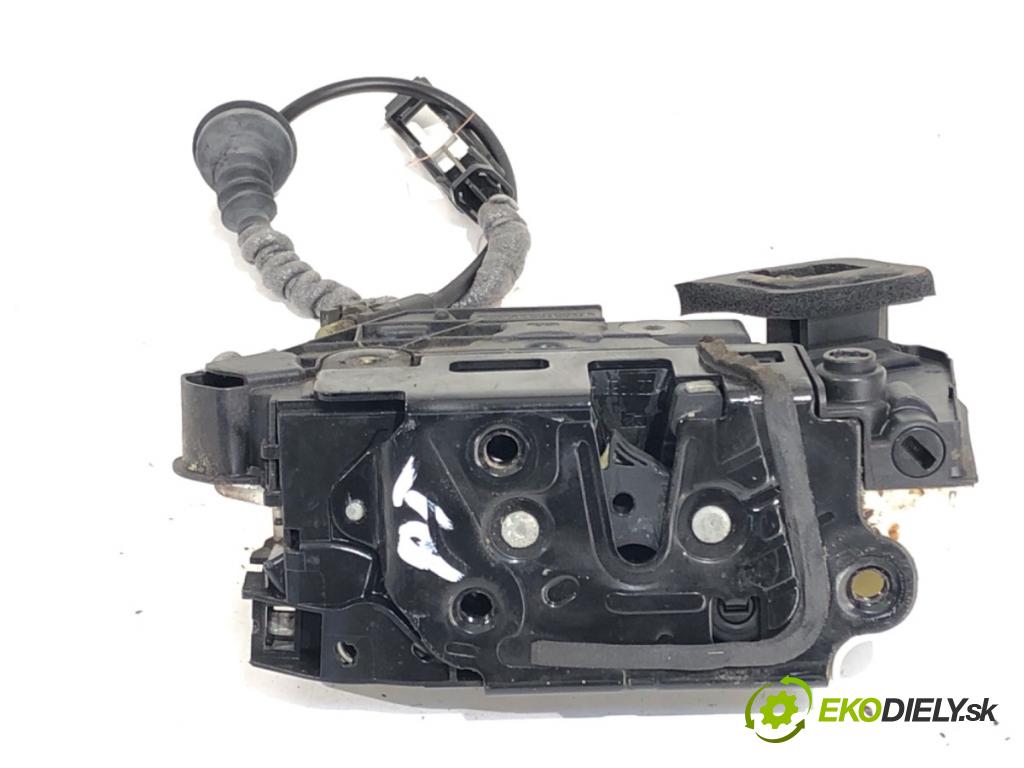 VW GOLF VII Kombi 2015 81 kW 1.6 TDI 1598 zámok dveře pravý zadní část 5K4839016R