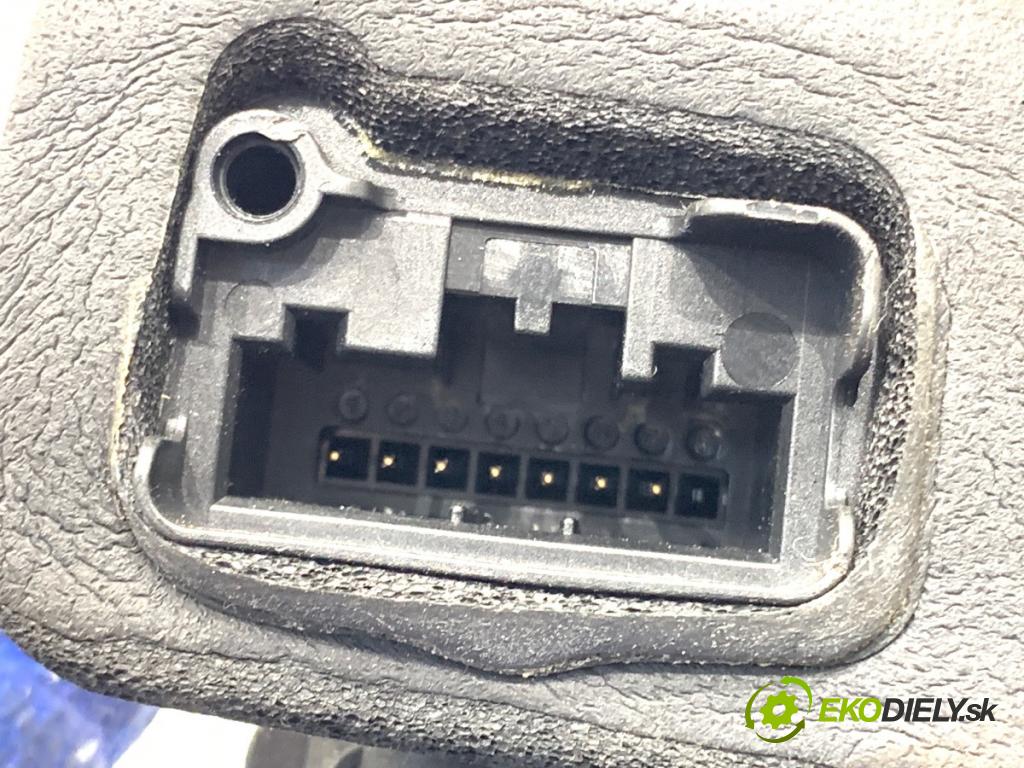 VW GOLF VII Kombi 2015 81 kW 1.6 TDI 1598 zámok dveře levý zadní část 5K4839015R