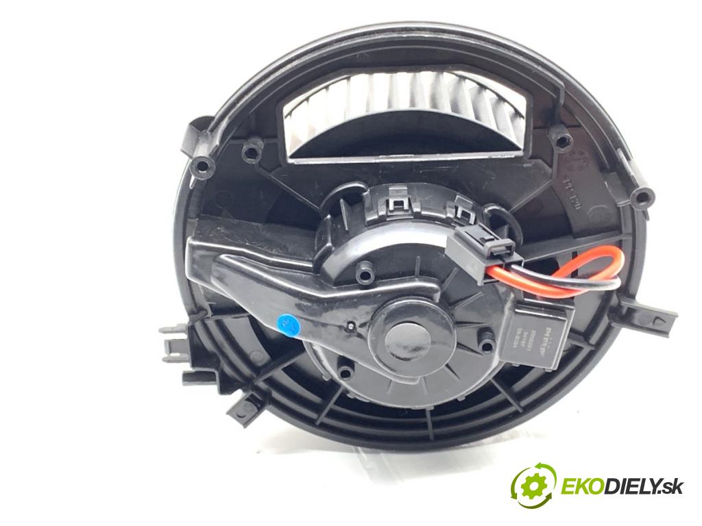 VW GOLF VII Kombi 2015 81 kW 1.6 TDI 1598 ventilátor kúrenia NRF2002221