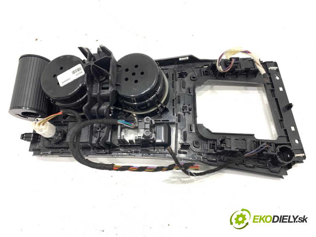 VW GOLF VII Kombi 2015 81 kW 1.6 TDI 1598 Držiak na nápoje 5G0862531 (Držiak (úchyt) na nápoje)