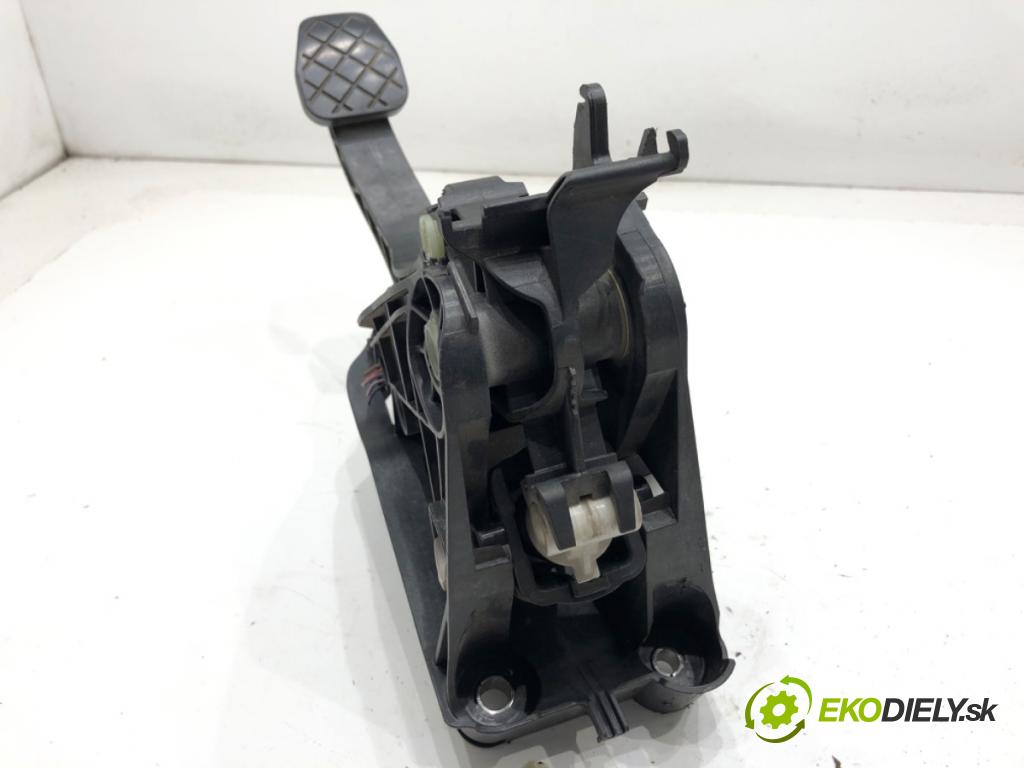 VW GOLF VII Kombi 2015 81 kW 1.6 TDI 1598 PEDÁL: manuální 5Q1721058BH 5Q1721059FB (Potenciometr plynového pedálu)