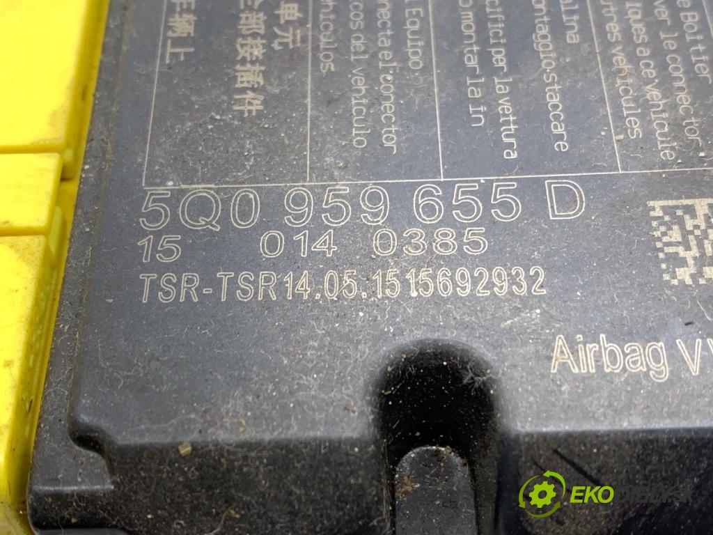 VW GOLF VII Kombi 2015 81 kW 1.6 TDI 1598 senzor airbag 5Q0959655D (Snímač)
