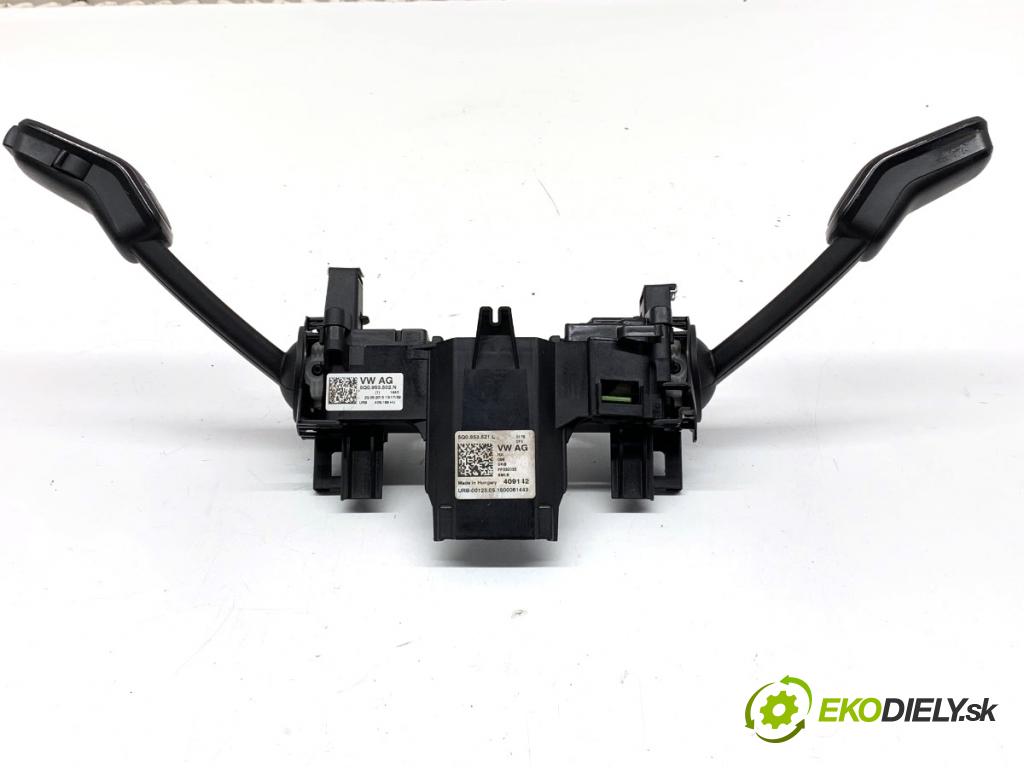 VW GOLF VII Kombi 2015 81 kW 1.6 TDI 1598 Prepínač kombinovaný 5Q0953521L (Prepínacie páčky pod volantom)