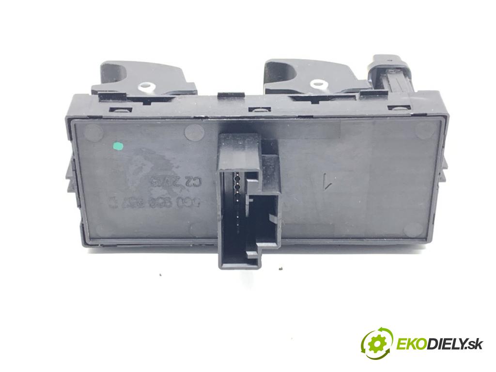 VW GOLF VII Kombi 2015 81 kW 1.6 TDI 1598 Prepínač okien 5G0959857D (Prepínacie páčky pod volantom)