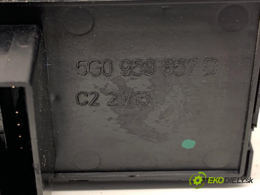 VW GOLF VII Kombi 2015 81 kW 1.6 TDI 1598 Prepínač okien 5G0959857D (Prepínacie páčky pod volantom)