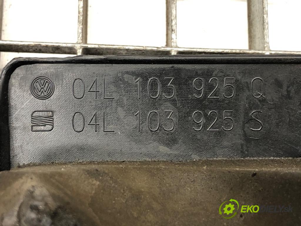 VW GOLF VII Kombi 2015 81 kW 1.6 TDI 1598 kryt motora 04L103925Q (Kryt motoru )