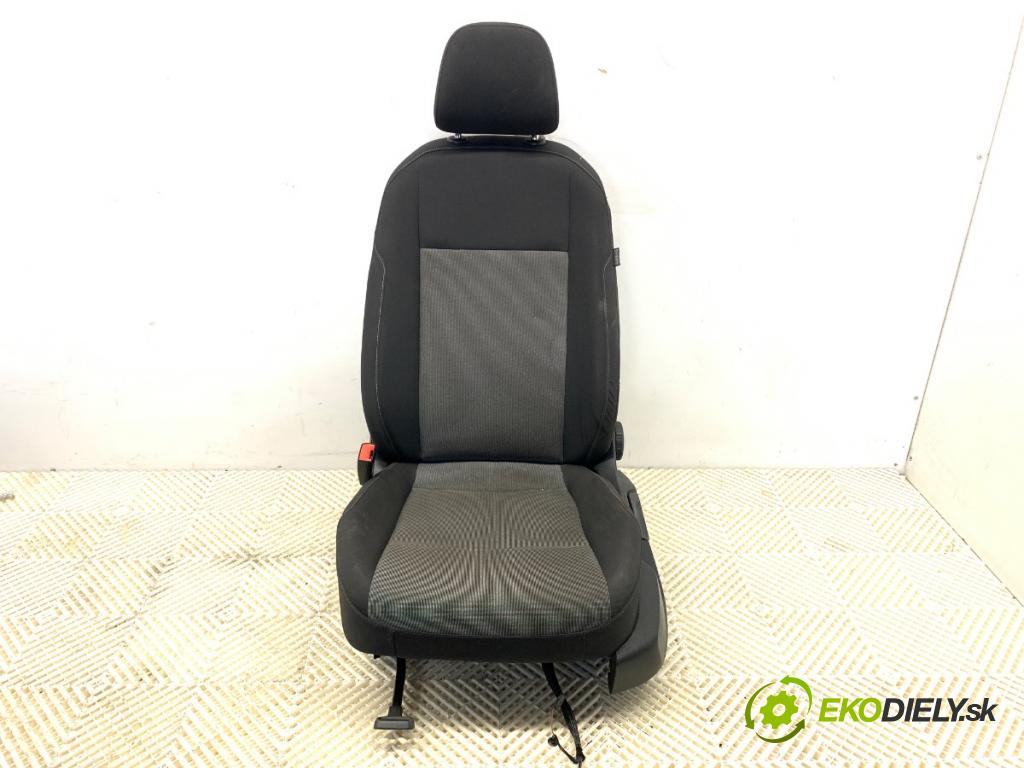 VW GOLF VII Kombi 2015 81 kW 1.6 TDI 1598 Sedadlo ľavy predný 