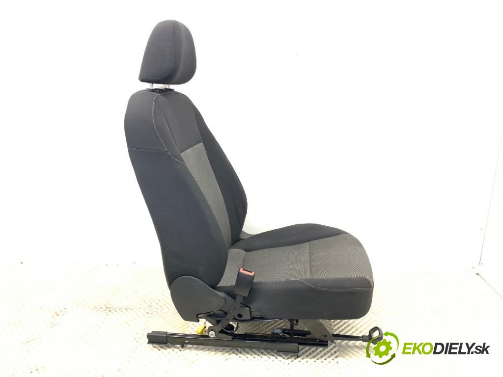 VW GOLF VII Kombi 2015 81 kW 1.6 TDI 1598 Sedadlo ľavy predný