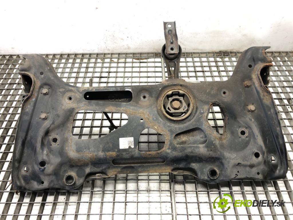 VW GOLF VII Kombi 2015 81 kW 1.6 TDI 1598 výztuha pod motor 3Q0199315B (Přední výztuha)