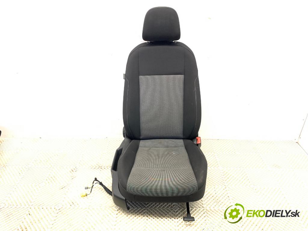 VW GOLF VII Kombi 2015 81 kW 1.6 TDI 1598 Sedadlo pravy predný 