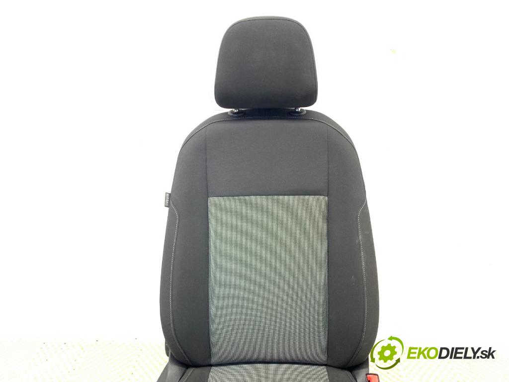 VW GOLF VII Kombi 2015 81 kW 1.6 TDI 1598 Sedadlo pravy predný