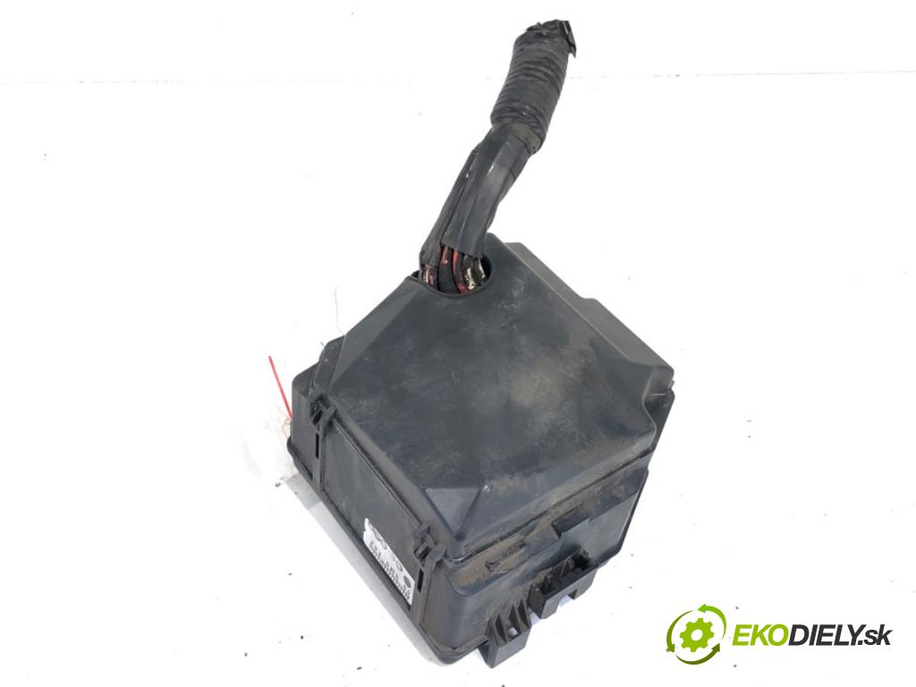 HONDA CIVIC VIII liftback 2007 103 kW 1.8 (FN1, FK2) 1799 skříňka poistková 09SMG-E02 (Pojistková skříňka)