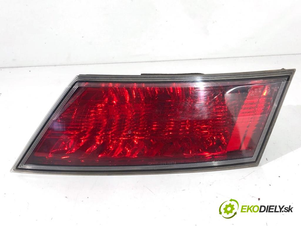 HONDA CIVIC VIII liftback 2007 103 kW 1.8 (FN1, FK2) 1799 Svetlo zad pravá vnútorná  (Kľučka dverí ostatné)
