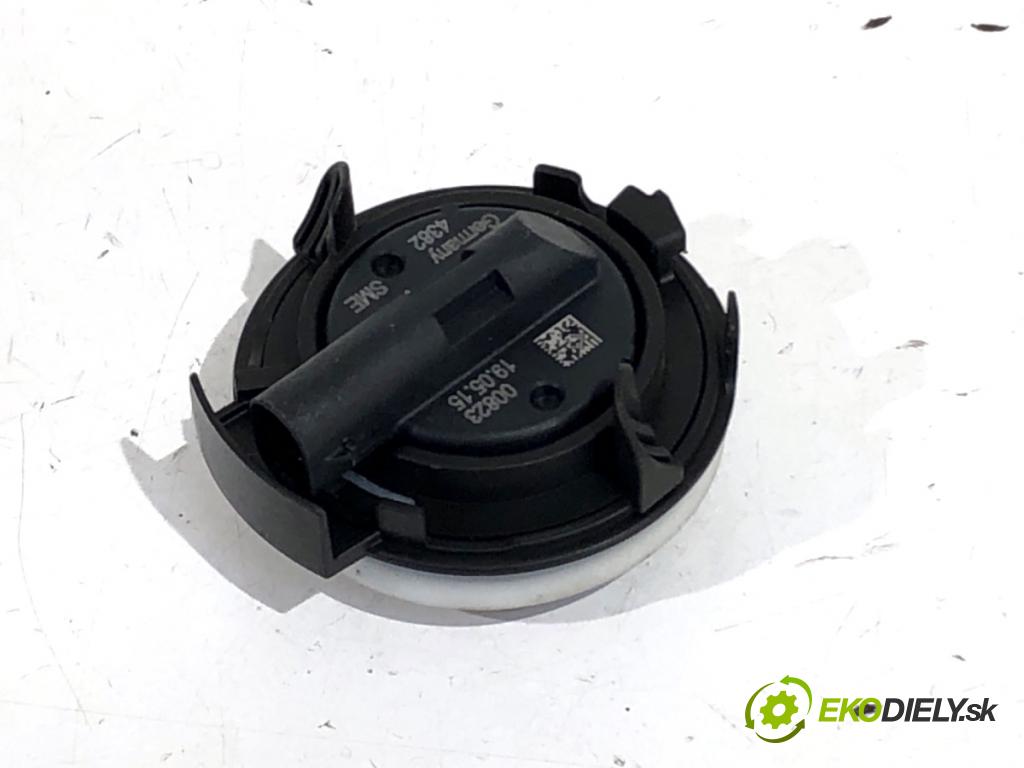 VW GOLF VII Kombi 2015 81 kW 1.6 TDI 1598 Snímač nárazu 5Q0959354 (Snímač nárazu)