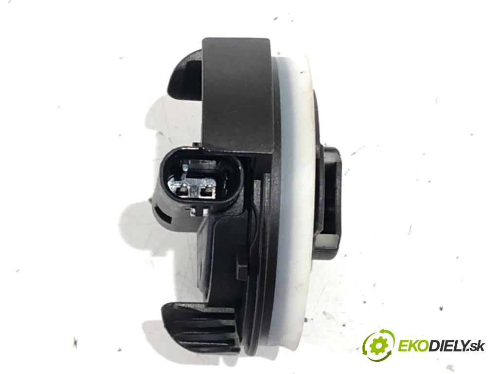 VW GOLF VII Kombi 2015 81 kW 1.6 TDI 1598 Snímač nárazu 5Q0959354 (Snímač nárazu)