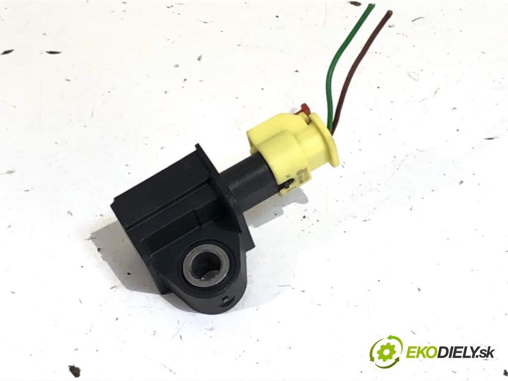 VW GOLF VII Kombi 2015 81 kW 1.6 TDI 1598 Snímač nárazu 76 (Snímač nárazu)