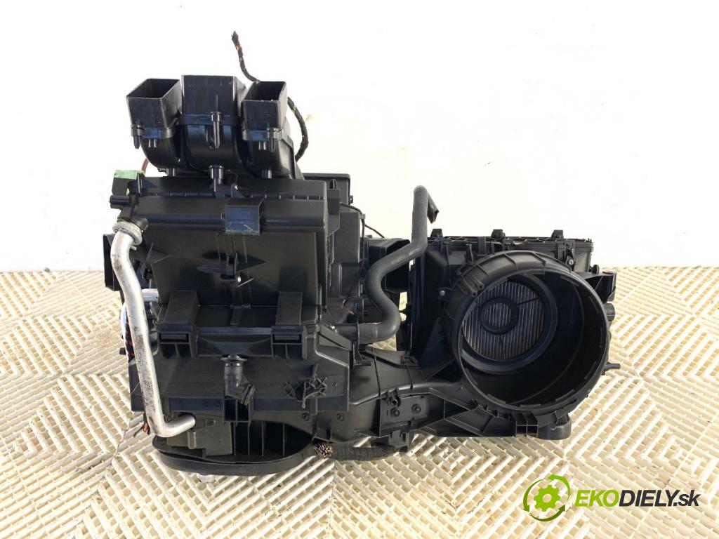 VW GOLF VII Kombi 2015 81 kW 1.6 TDI 1598 topné těleso radiátor topení komplet KOMBAJN  (Radiátor topení)