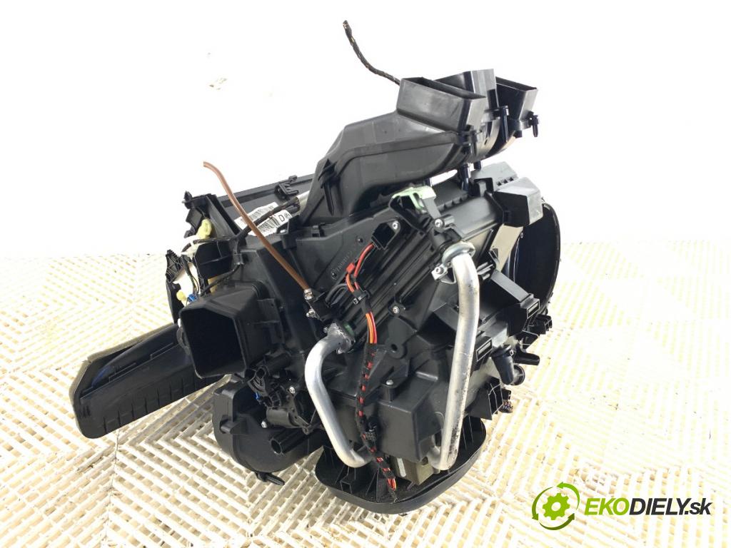 VW GOLF VII Kombi 2015 81 kW 1.6 TDI 1598 topné těleso radiátor topení komplet KOMBAJN  (Radiátor topení)