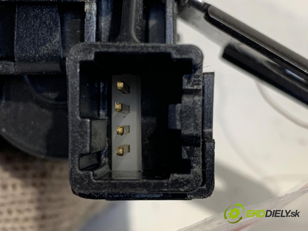 FORD MONDEO MK5 liftback 2014 176 kW 2.0 EcoBoost 1999 zámok dveří zadní část DS73F43282AD