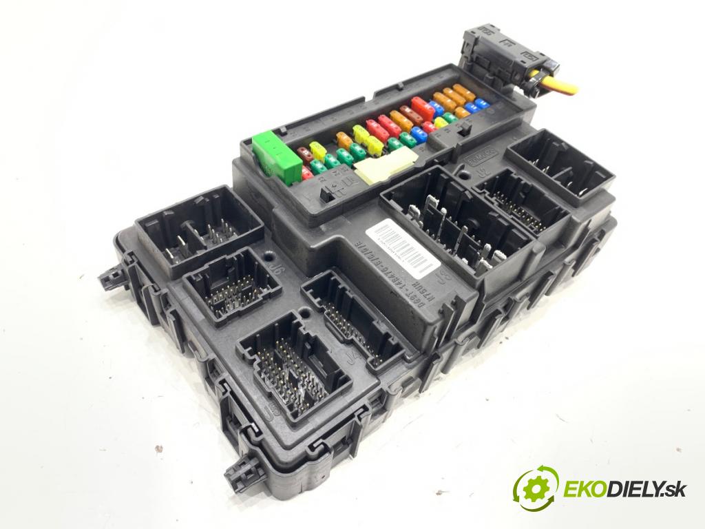 FORD MONDEO MK5 liftback 2014 176 kW 2.0 EcoBoost 1999 modul BSI A2C7352810800 (Pojistková skříňka)