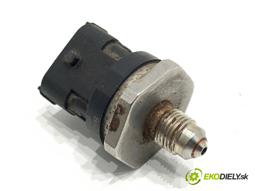 FORD MONDEO MK5 liftback 2014 176 kW 2.0 EcoBoost 1999 Snímač tlaku paliva 0261545039 (Snímač)