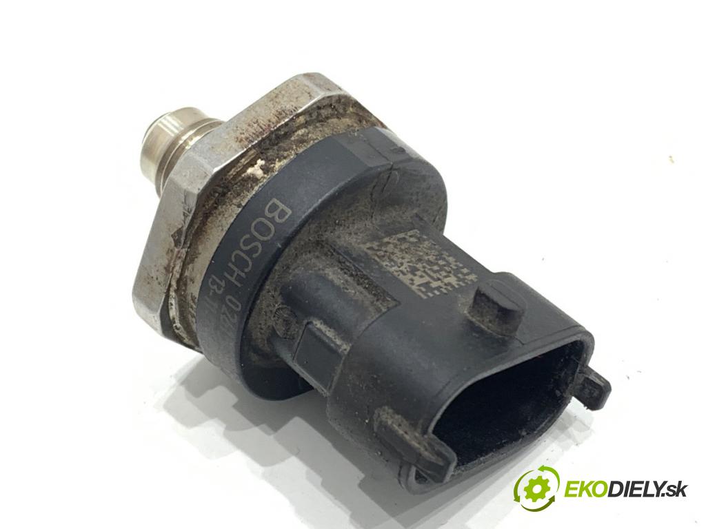 FORD MONDEO MK5 liftback 2014 176 kW 2.0 EcoBoost 1999 Snímač tlaku paliva 0261545039 (Snímač)