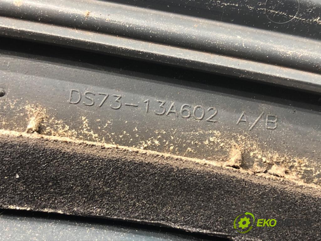 FORD MONDEO MK5 liftback 2014 176 kW 2.0 EcoBoost 1999 světlo zadní část pravá vnitřní DS73-13A602-BE (Klika dveří ostatní)
