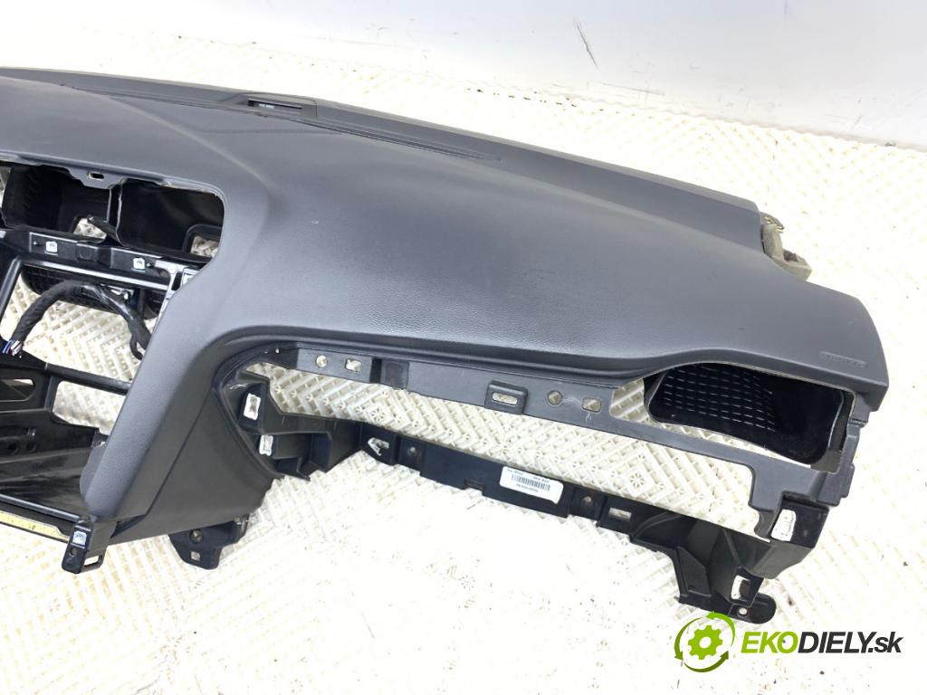 FORD MONDEO MK5 liftback 2014 176 kW 2.0 EcoBoost 1999 palubní doska POLŠTÁŘ: spolujezdce