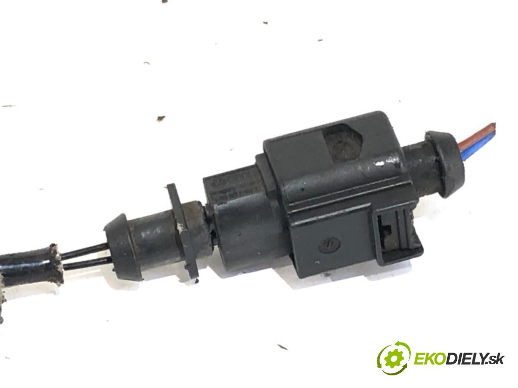 VW GOLF VII Kombi 2015 81 kW 1.6 TDI 1598 Snímač teploty spalín 04L906088AR (Snímač)