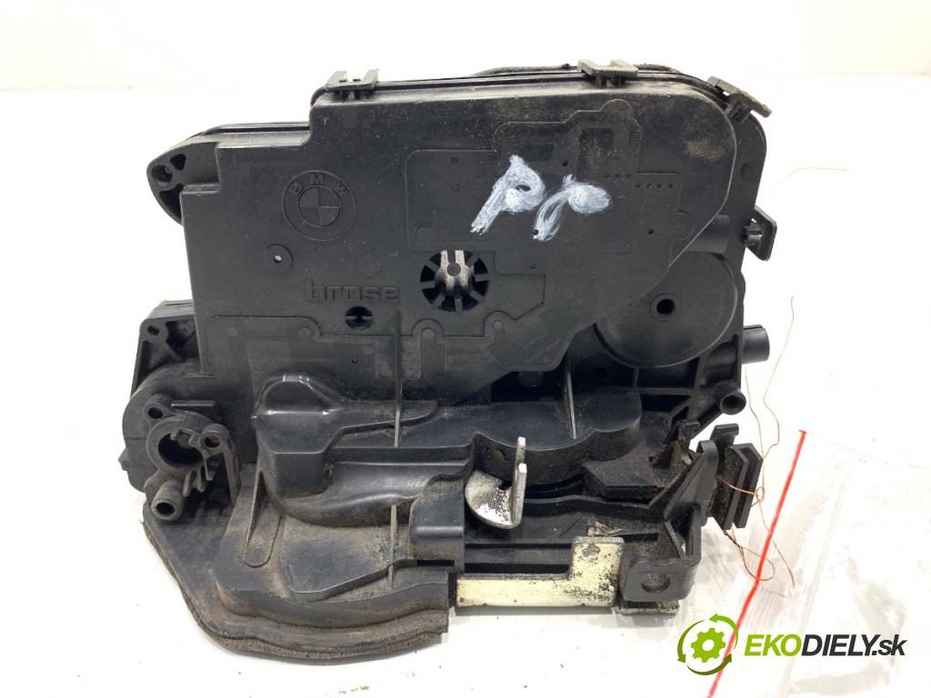 BMW E90 sedan 2008 125 kW 320 i 1995 zámok dveře pravý přední část 7059974