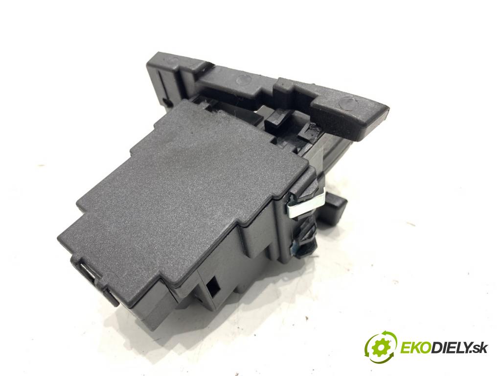 BMW E90 sedan 2008 125 kW 320 i 1995 spinačka 6954719 (Spínacia skrinka)