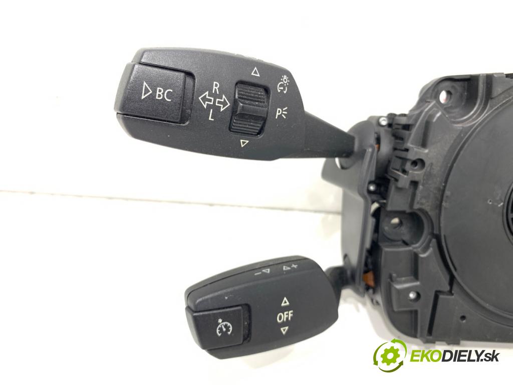 BMW E90 sedan 2008 125 kW 320 i 1995 Prepínač kombinovaný 93404G4951 (Prepínacie páčky pod volantom)