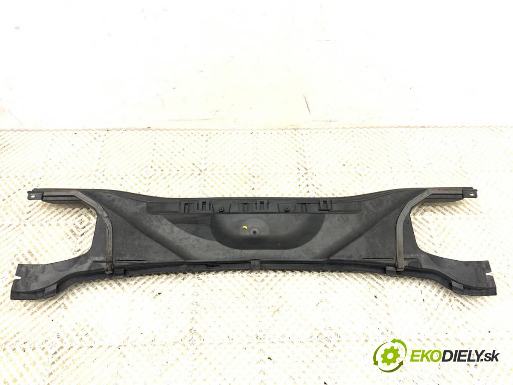 BMW E90 sedan 2008 125 kW 320 i 1995 Torpédo, plast pod čelné okno 6924277 (Torpédo (plast pod čelným sklom))