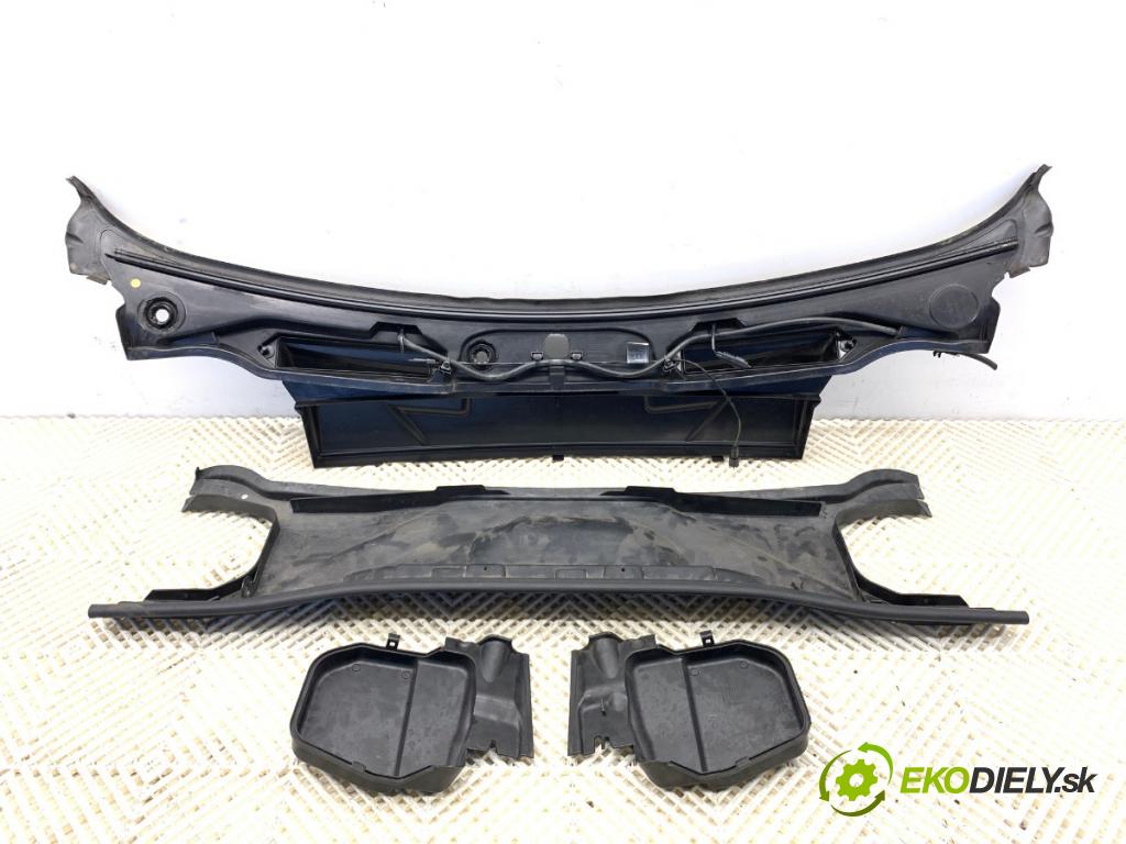 BMW E90 sedan 2008 125 kW 320 i 1995 Torpédo, plast pod čelné okno 6924277 (Torpédo (plast pod čelným sklom))