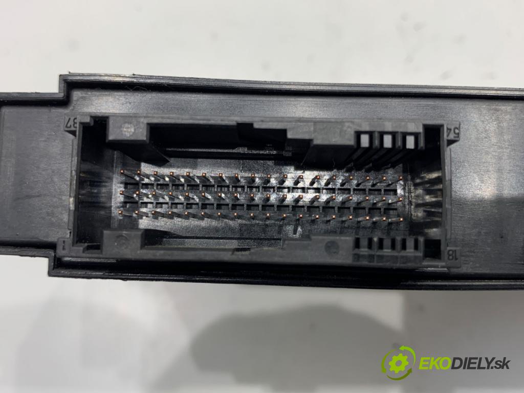 BMW E90 sedan 2008 125 kW 320 i 1995 Modul komfortu 9177981 (Modul komfortu)