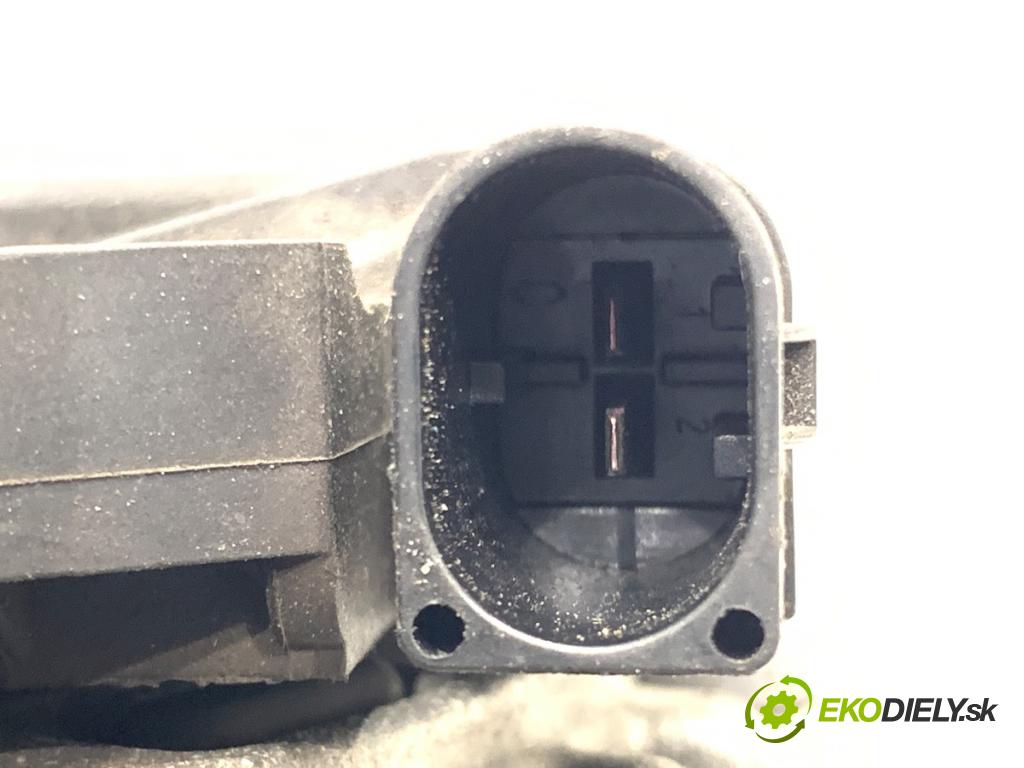 BMW E90 sedan 2008 125 kW 320 i 1995 Alternátor 7550469 0121715017 (Alternátor)