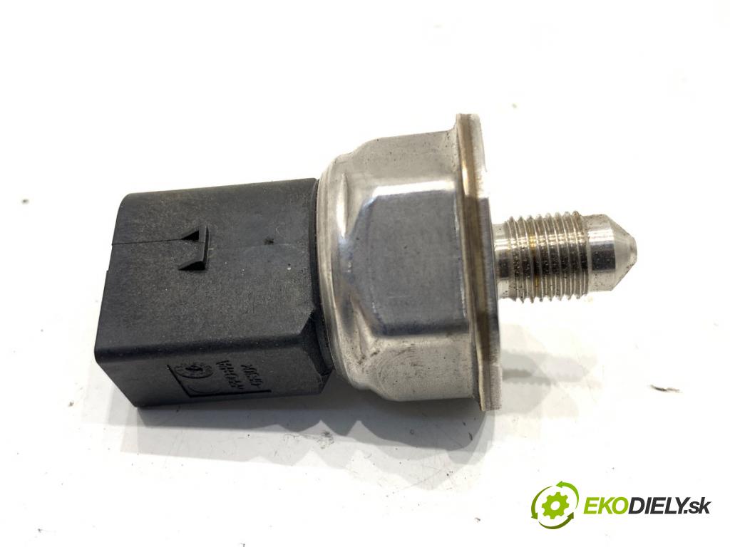 BMW E90 sedan 2008 125 kW 320 i 1995 Snímač tlaku paliva 7537319 (Snímač)