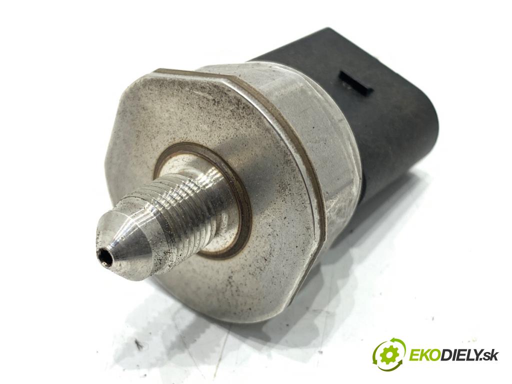 BMW E90 sedan 2008 125 kW 320 i 1995 Snímač tlaku paliva 7537319 (Snímač)