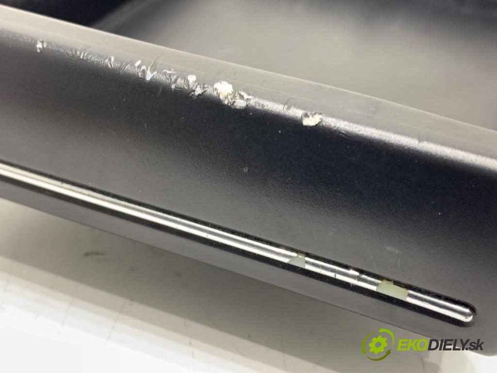 AUDI A3 8P liftback 2003 103 kW 2.0 TDI 16V 1968 Držiak na nápoje 8P0941561F (Držiak (úchyt) na nápoje)