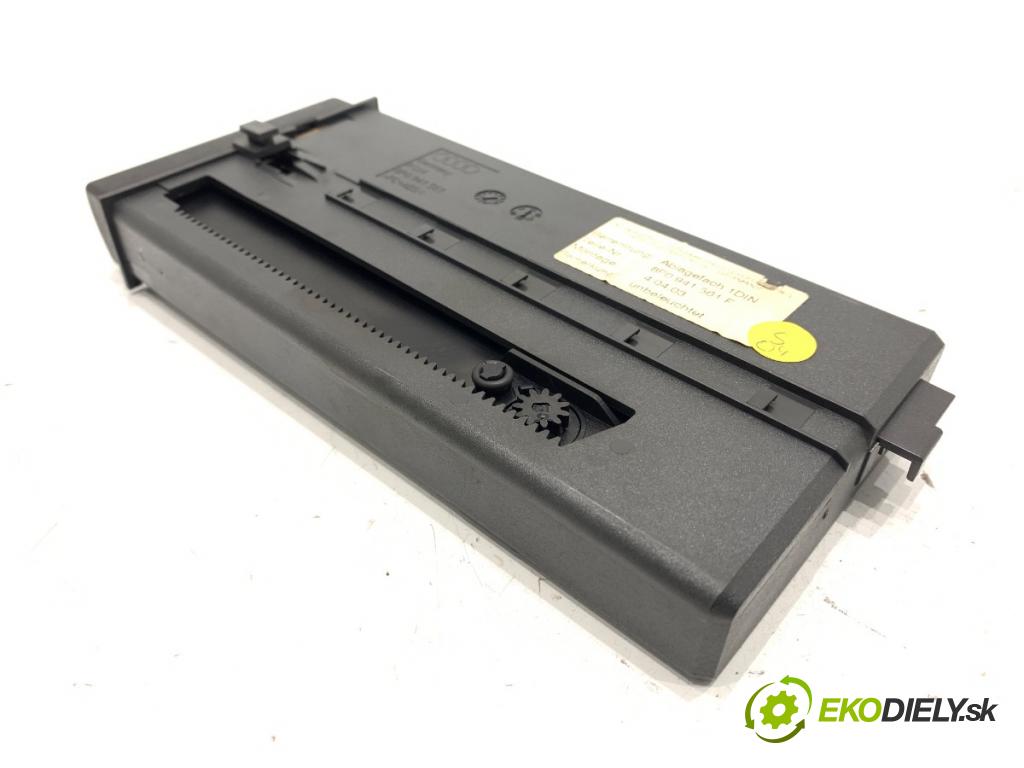 AUDI A3 8P liftback 2003 103 kW 2.0 TDI 16V 1968 Držiak na nápoje 8P0941561F (Držiak (úchyt) na nápoje)