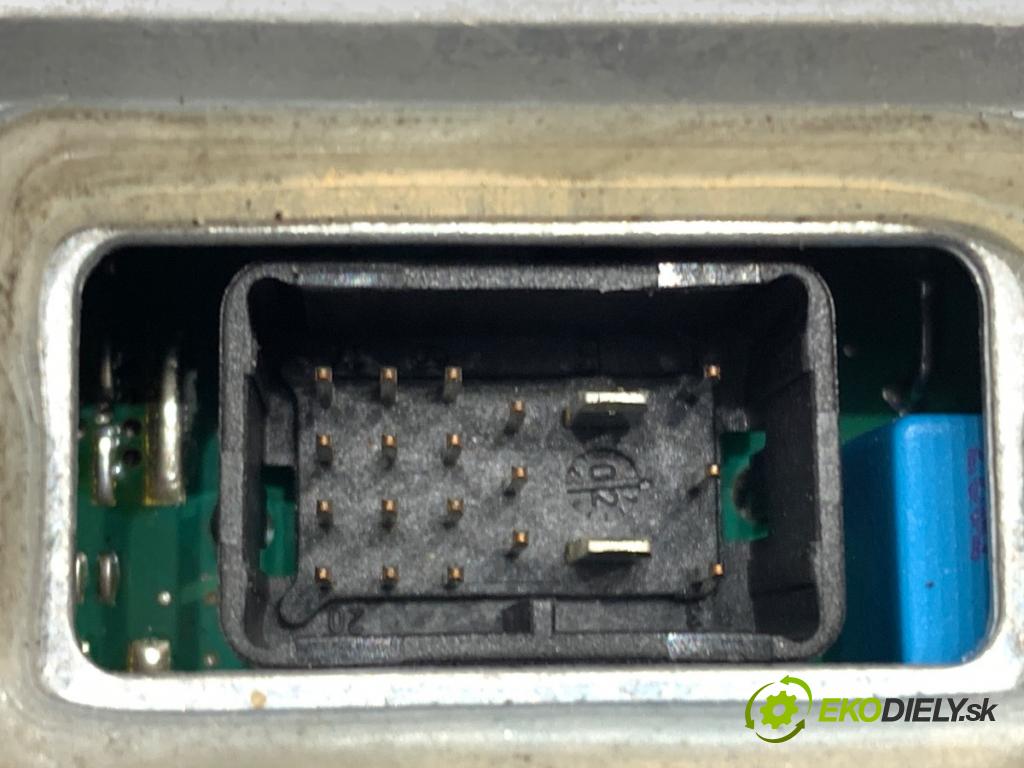 AUDI A3 8P liftback 2003 103 kW 2.0 TDI 16V 1968 Menič XENON 1307329066 (Riadiaca jednotka xenónu)