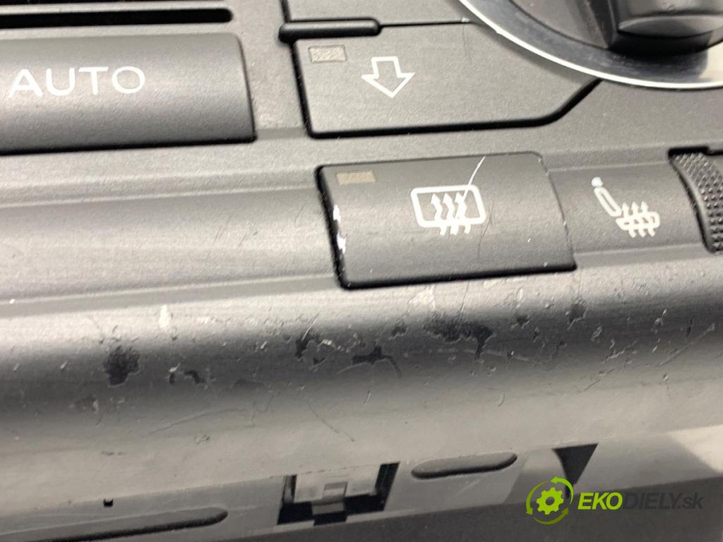 AUDI A3 8P liftback 2003 103 kW 2.0 TDI 16V 1968 Panel ovládania kúrenia 8P0820043J (Prepínacie páčky pod volantom)