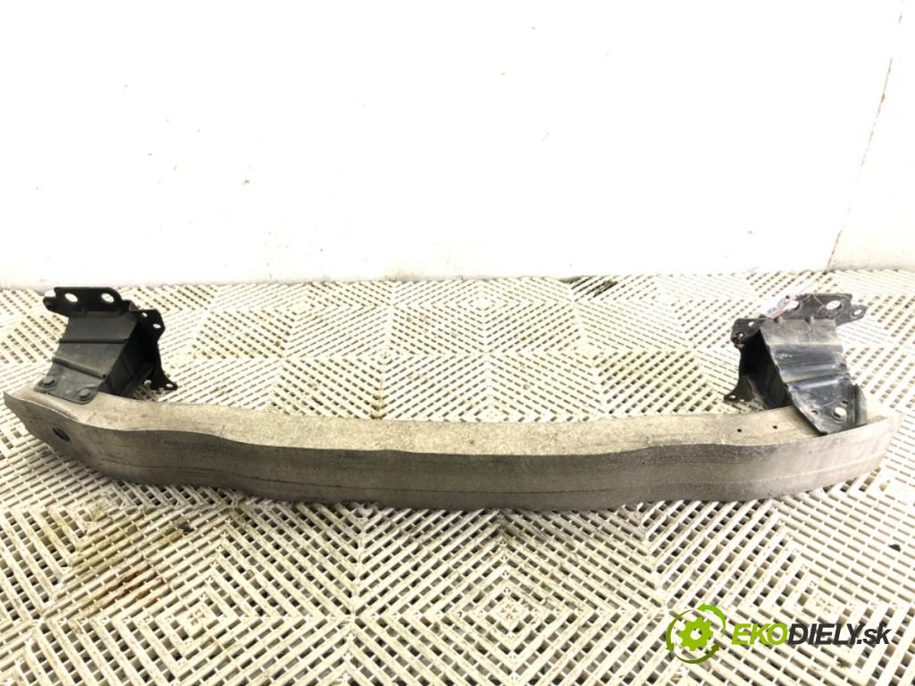 AUDI A3 8P liftback 2003 103 kW 2.0 TDI 16V 1968 výztuha nárazníka přední část 8P0807113B (Přední výztuha)