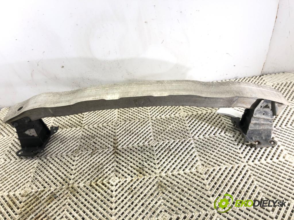 AUDI A3 8P liftback 2003 103 kW 2.0 TDI 16V 1968 výztuha nárazníka přední část 8P0807113B (Přední výztuha)