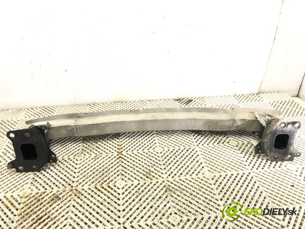 AUDI A3 8P liftback 2003 103 kW 2.0 TDI 16V 1968 výztuha nárazníka přední část 8P0807113B (Přední výztuha)